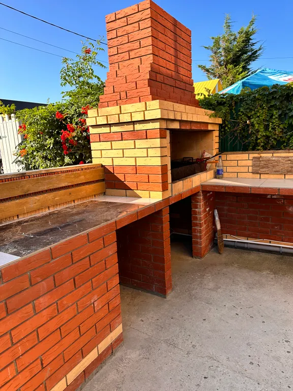 Коттедж Апартаменты с видом на море Комната 35 кв.м, кухня-веранда 18 кв.м. — Кучугуры