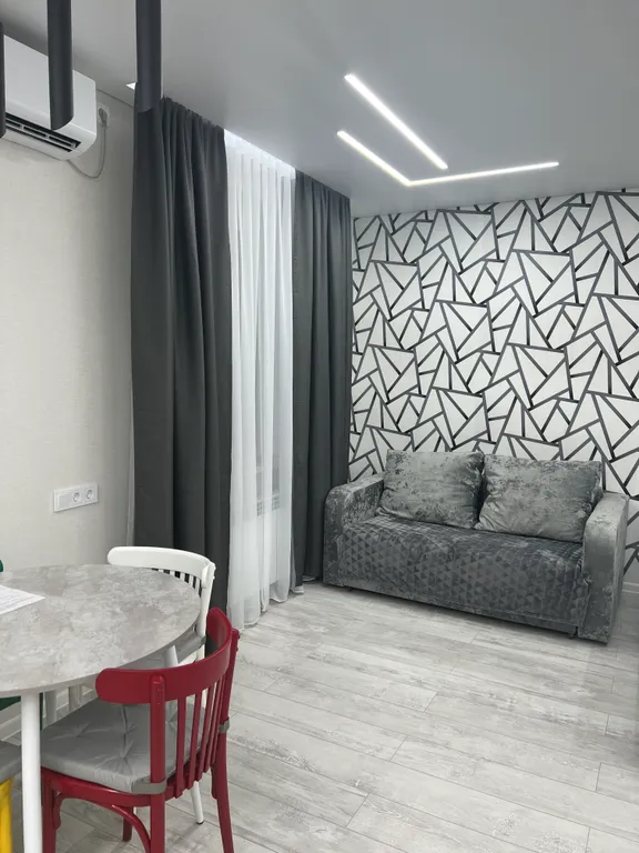 Уютная студия с дизайнерским ремонтом