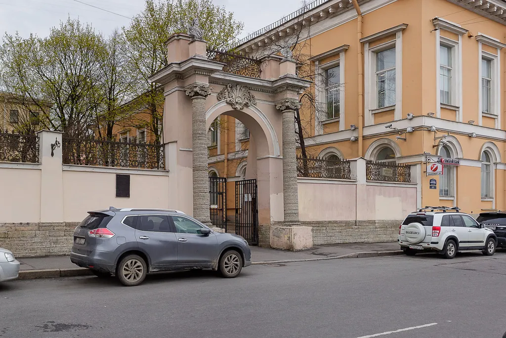 Квартира с видом на реку Фонтанку