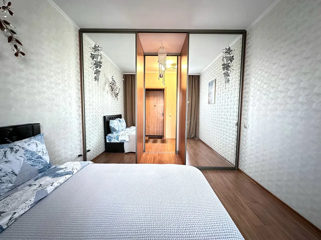 2-комнатная квартира на Молодежном рядом с Ледовой ареной