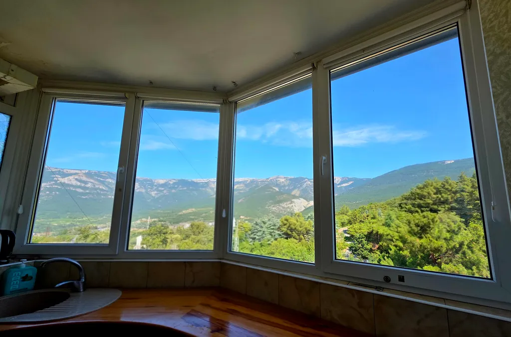 Уютная квартира с видом на горы — аренда посуточно в Массандра