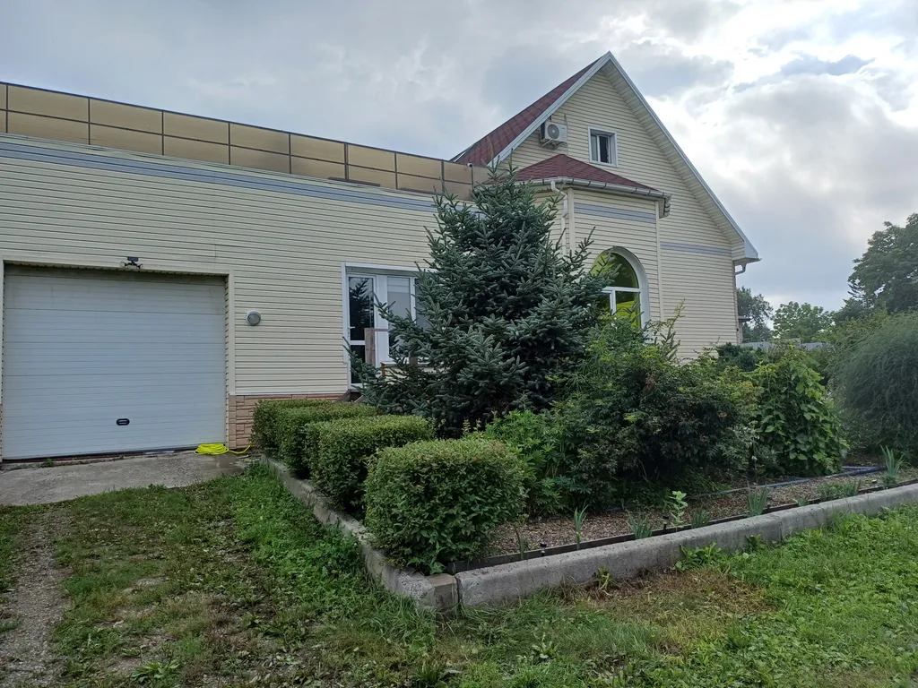 Просторные апартаменты с территорией