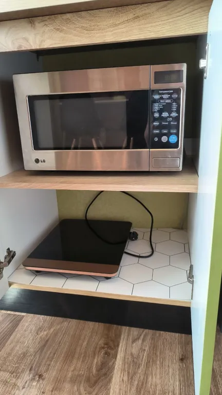 Квартира зелёного цвета.