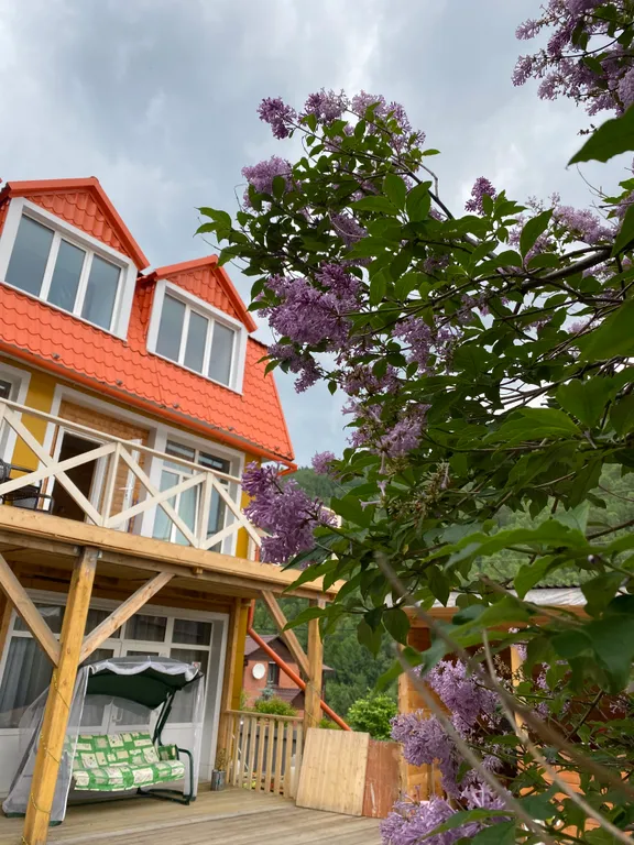 Уютный коттедж с видом на озеро Байкал