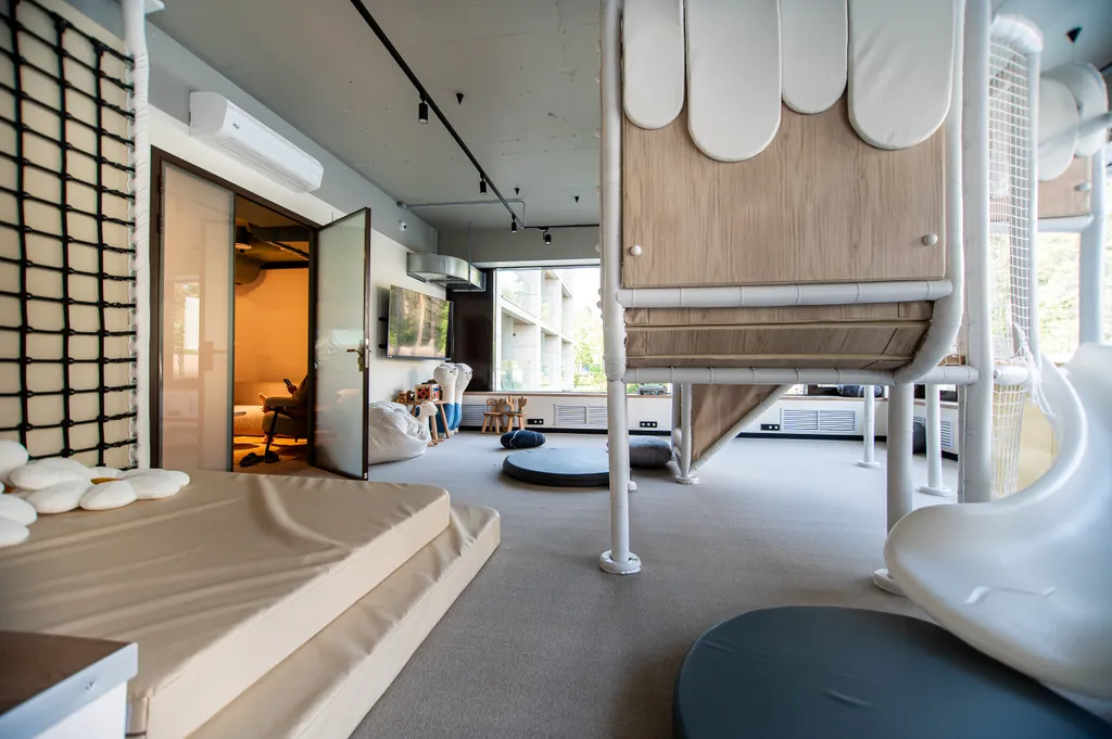 Видовая студия на бассейн и лес 811