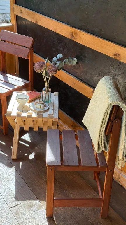 Уютный домик в деревне с выходом на веранду и ухоженным садом