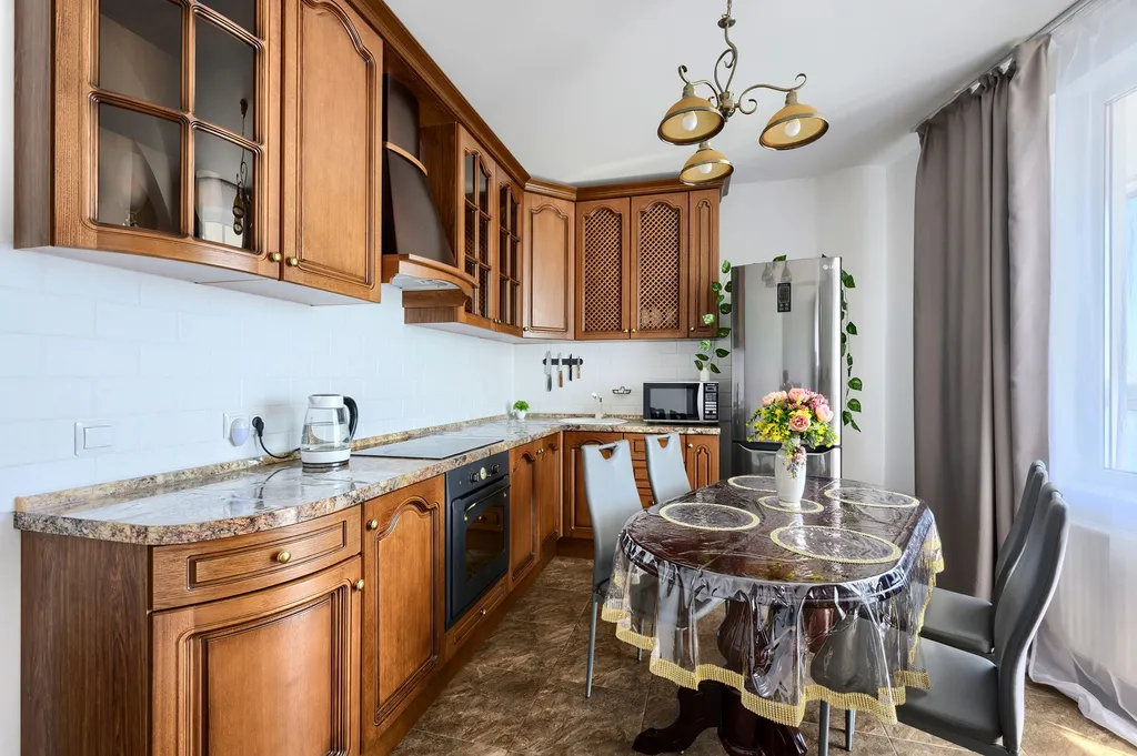 Жизнь с видом реку: огромная лоджия с панорамным остеклением в пол!