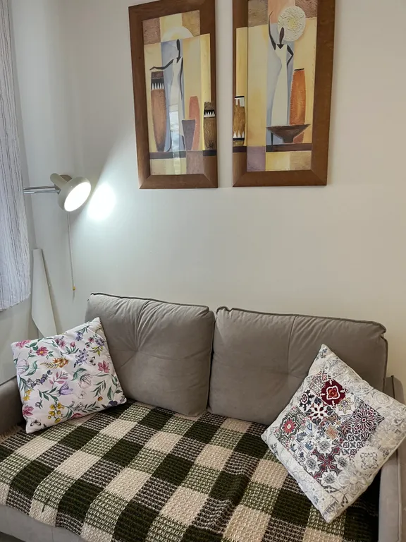 Квартира Квартира с новым ремонтом на первом этаж окна на парковку — Элиста