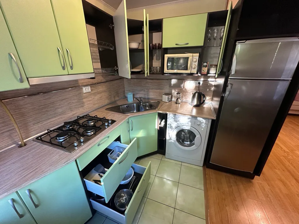 Двухкомнатная в самом центре у набережной