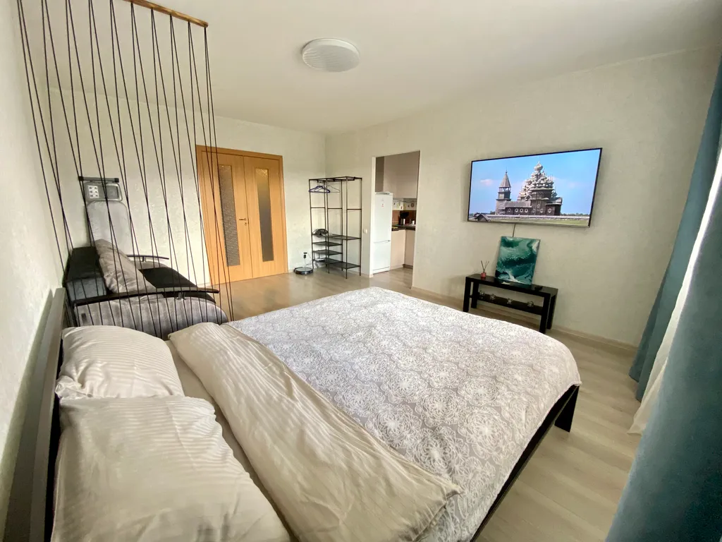 Квартира с уютным балконом и видом на лесопарк — аренда посуточно в Петрозаводск