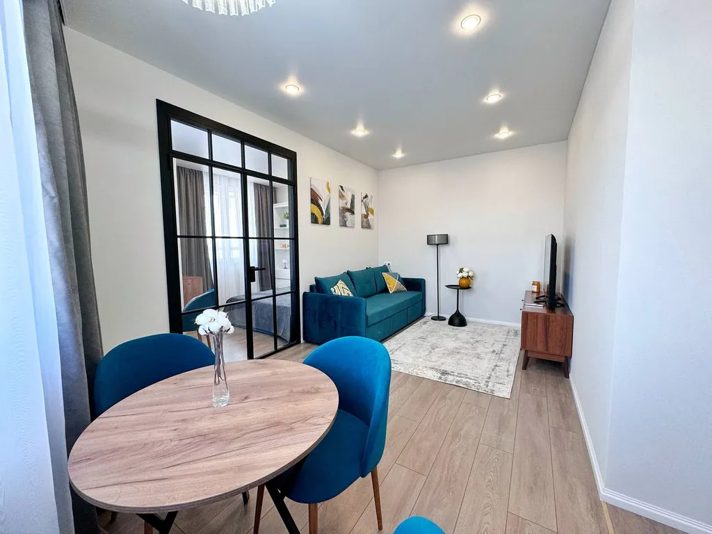 Дизайнерская 2-х комнатная квартира рядом с Море парком