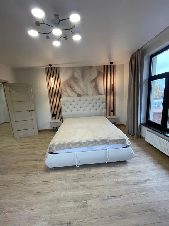 Современный коттедж рядом с заливом