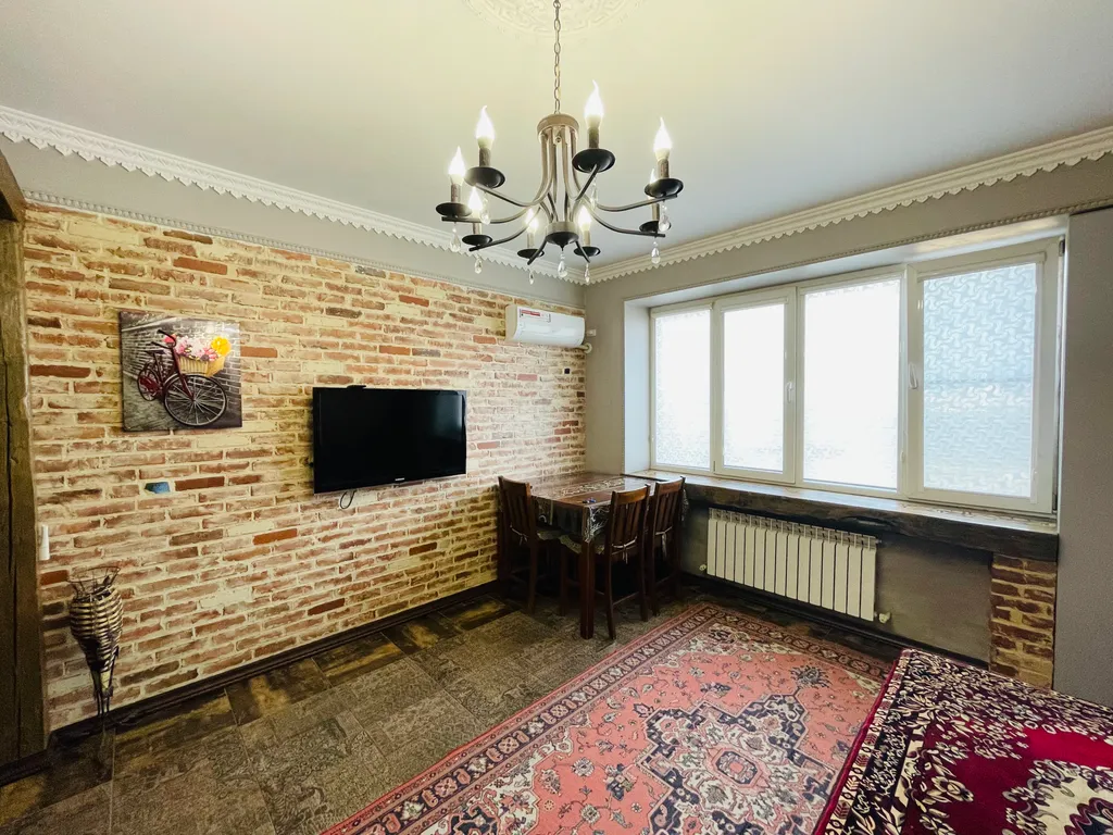 Уютная квартира с хорошим расположением