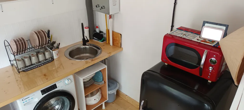 Зелёный дом на Набережной вблизи Кремля