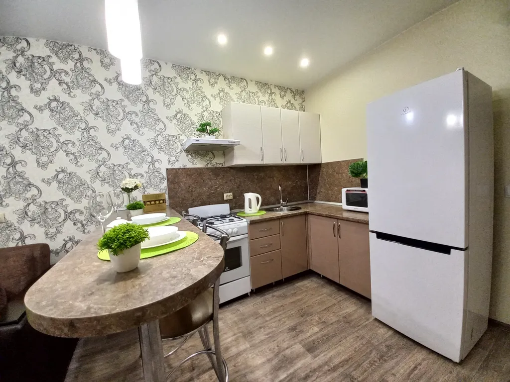 Евродвушка с панорамным остеклением рядом с зоопарком