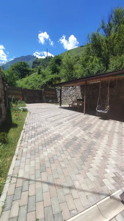 Коттедж с видом на горы и горную речку