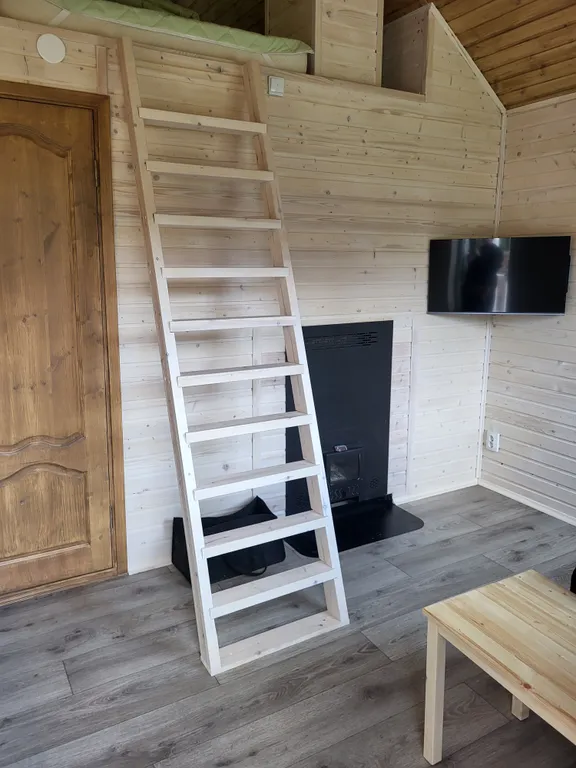 Домик с банькой у реки N5