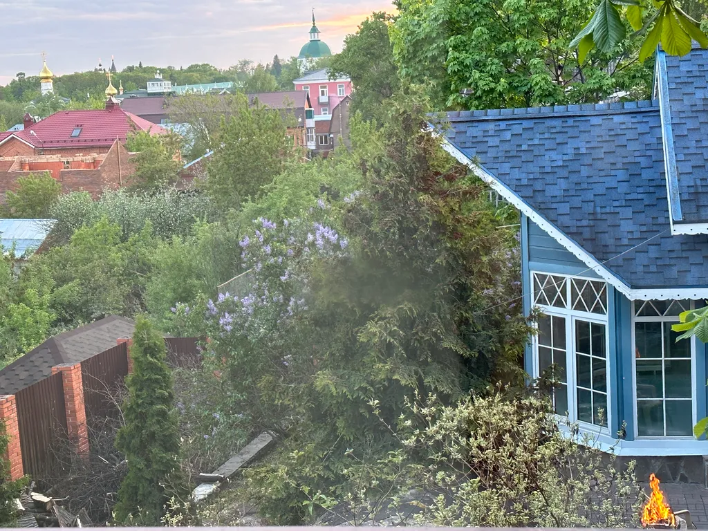 Дом в центре города с бассейном и баней