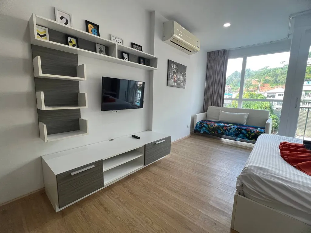 Ката, студия после ремонта с красивым видом на горы, 5 этаж