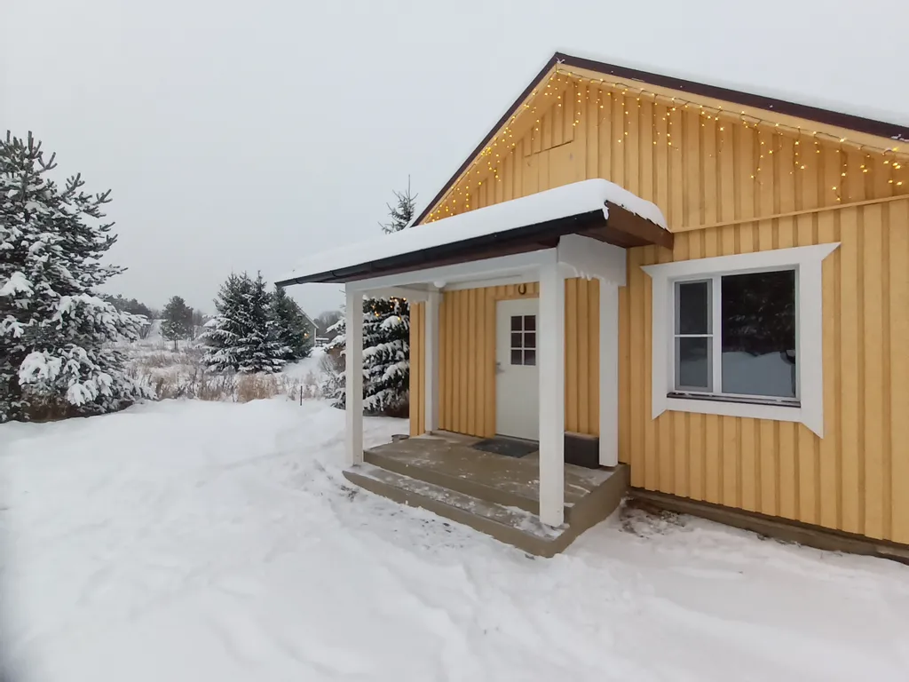 Дом в Карелии с печью-камином и видом на лес