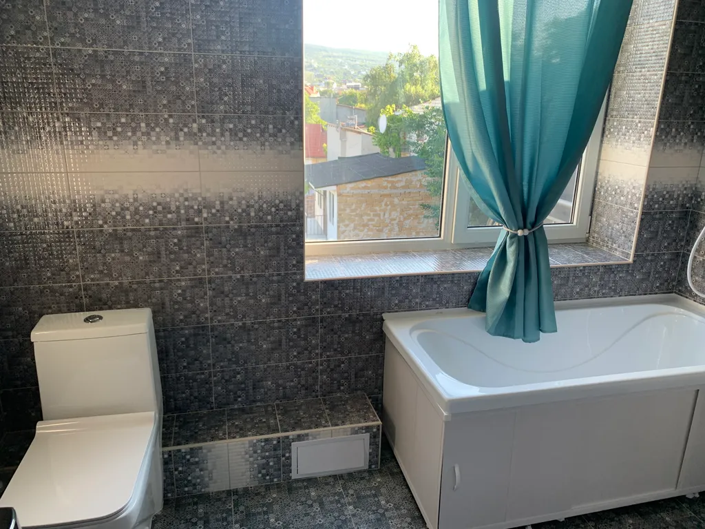 Уютная квартира в центре в частном доме с садом