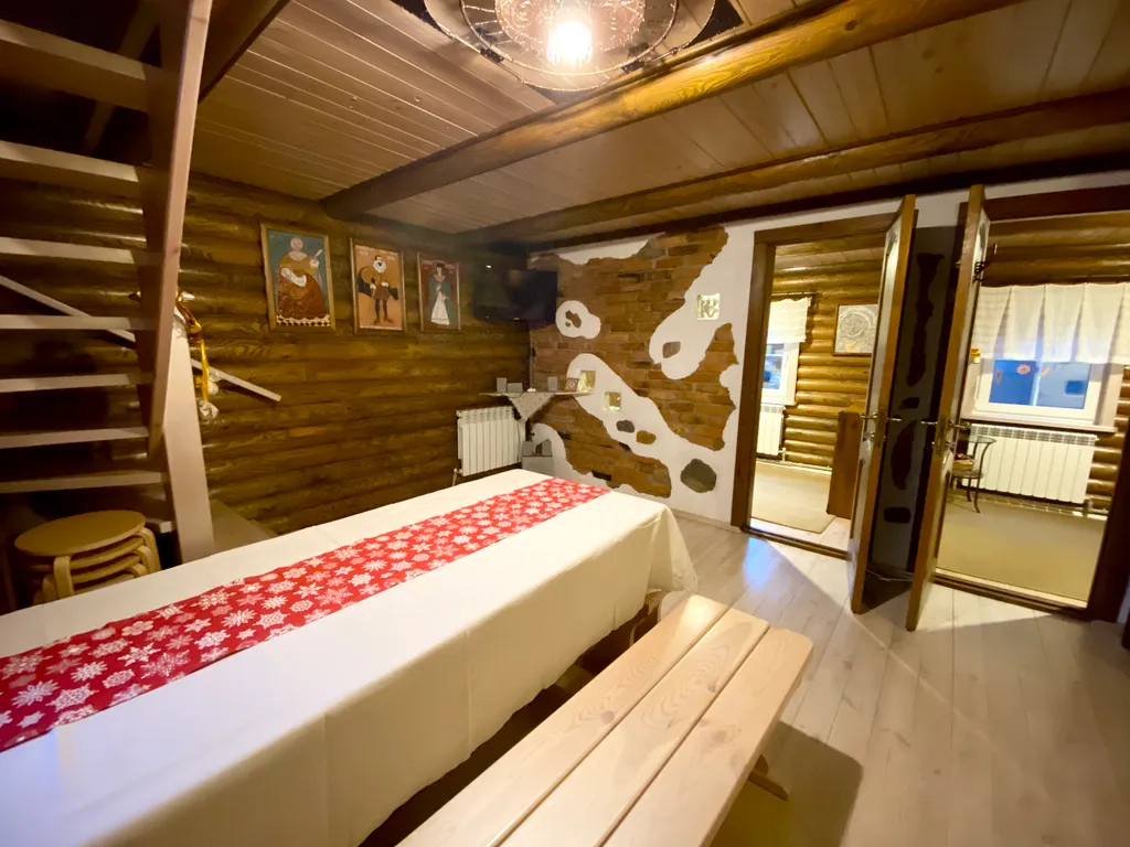 Дом для большой компании возле Мирского замка