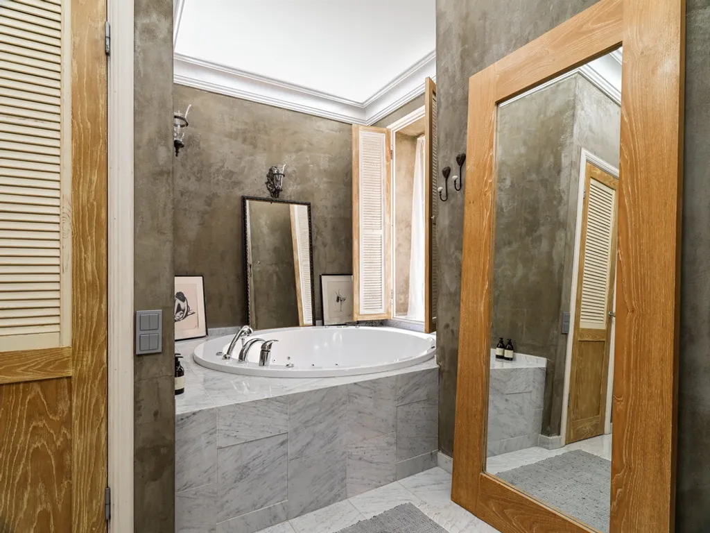 Двухуровневые апартаменты Palazzo с высокими потолками