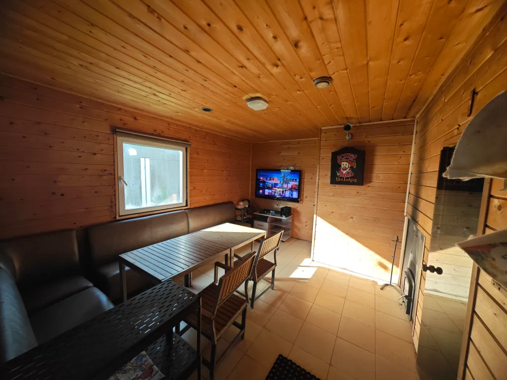 Коттедж с теплым бассейном