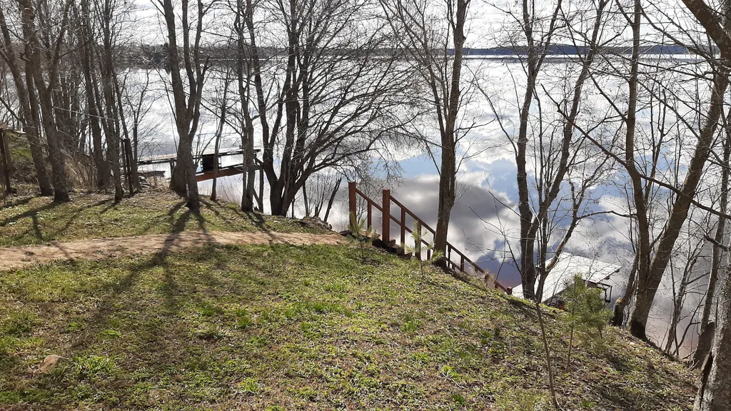 Коттедж Дом на берегу озера Волго с собственным пирсом — Ланино