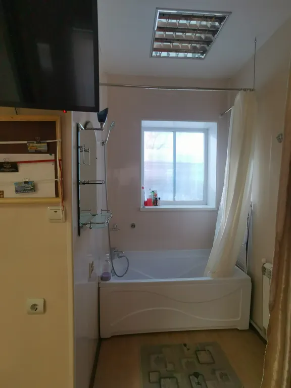 Домик у озера