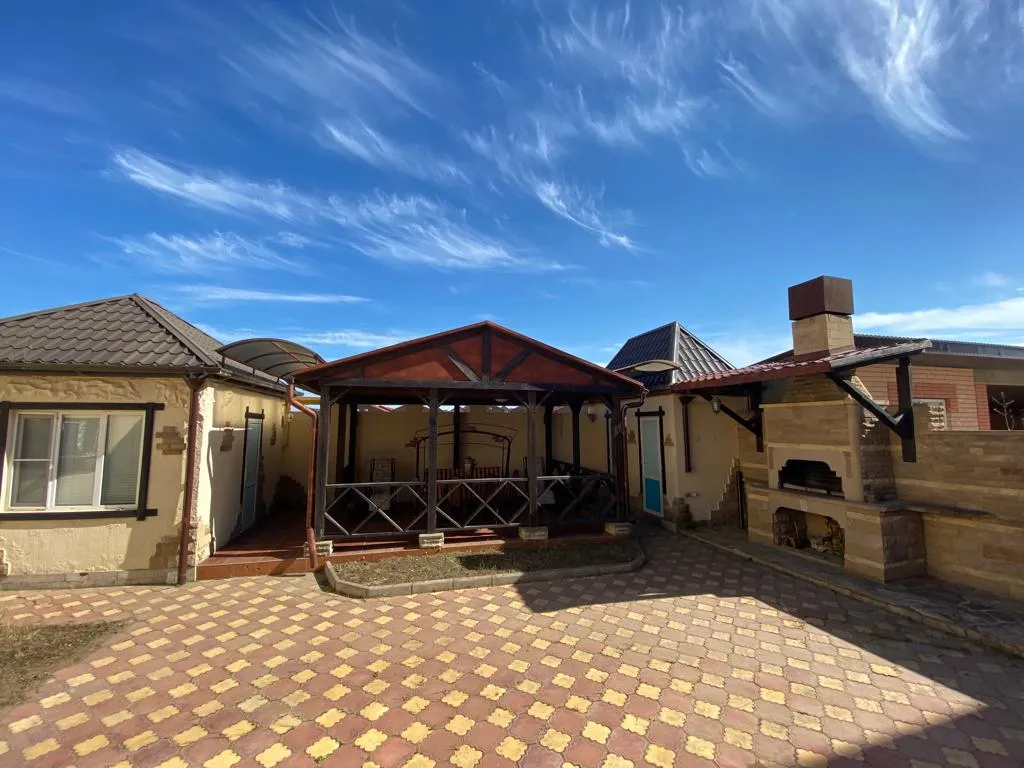 Коттедж Благоустроенный уютный дом на берегу моря — аренда посуточно в Махачкала