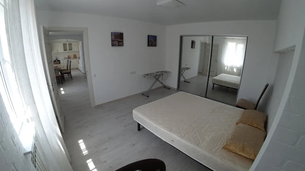 Отличная двухкомнатная квартира с двориком