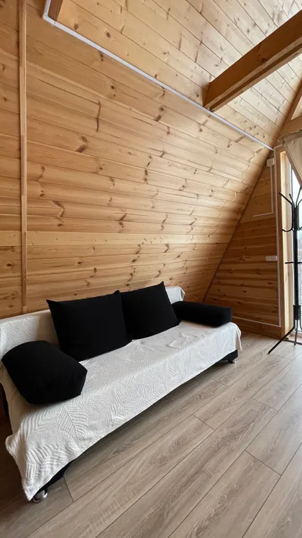 Дом на берегу реки №1