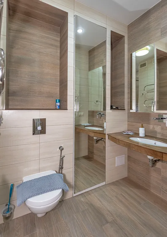 Большая квартира с видом на море