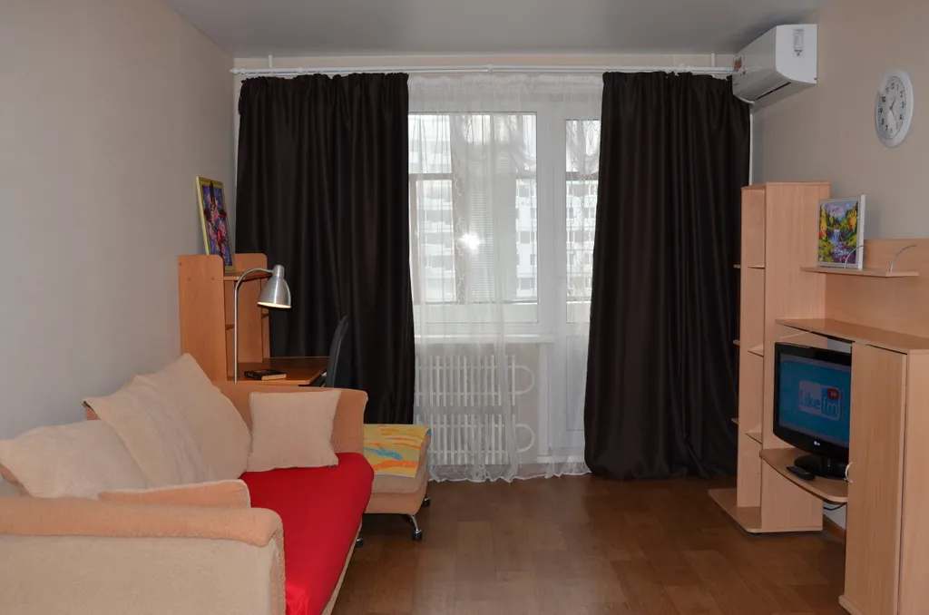 Уютная однокомнатная квартира в центре города — аренда посуточно в Тольятти