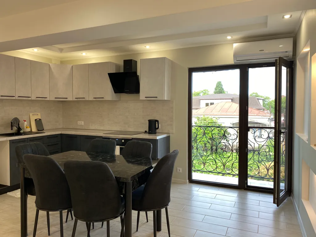 Уютная квартира в центре города — аренда посуточно в Сухум