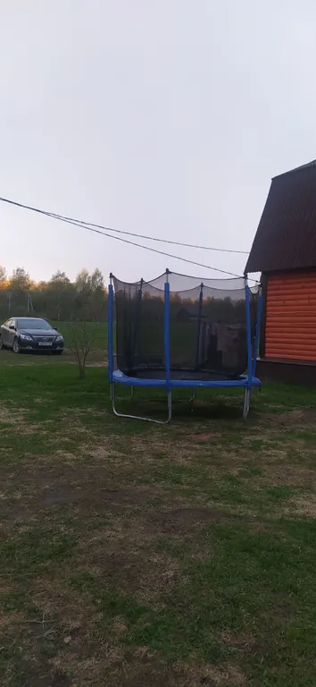 Уютный дом на берегу реки