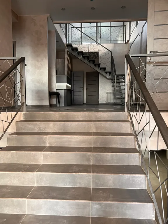 Стильная комната рядом с вокзалом и аэропортом