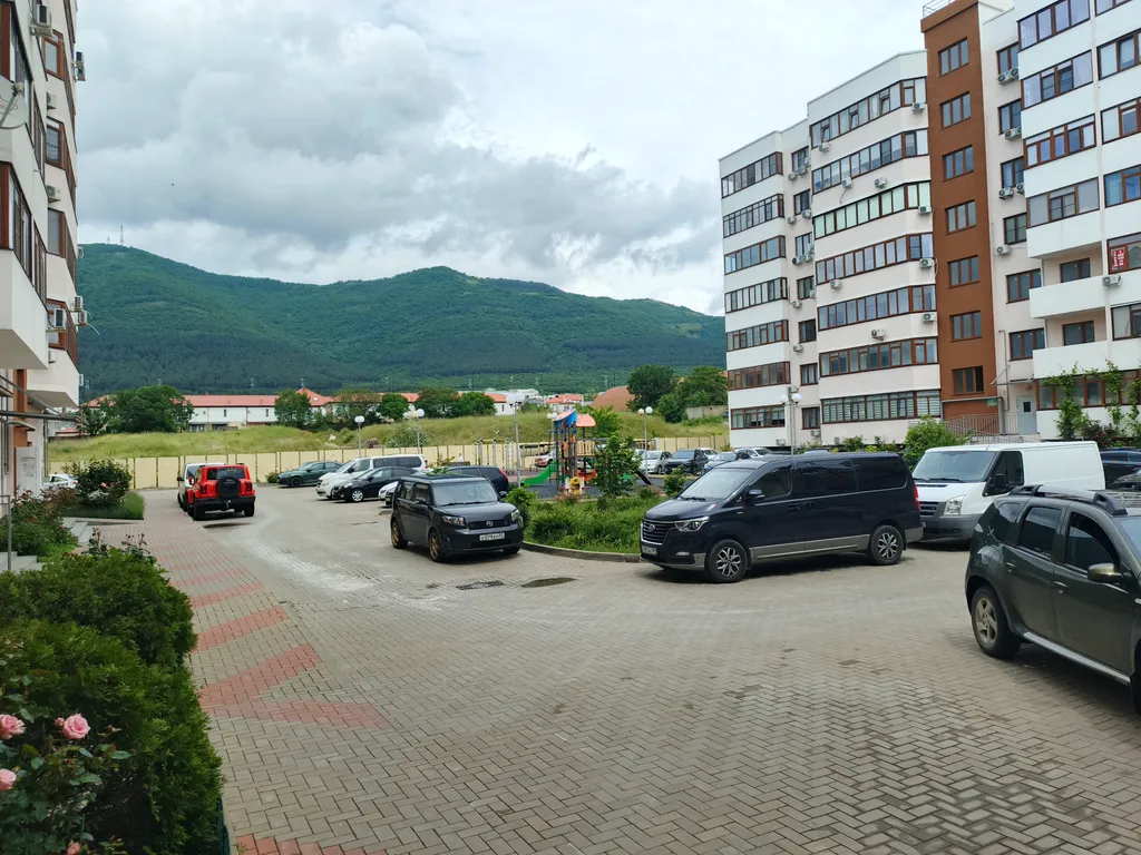 Квартира с видом на горы и город