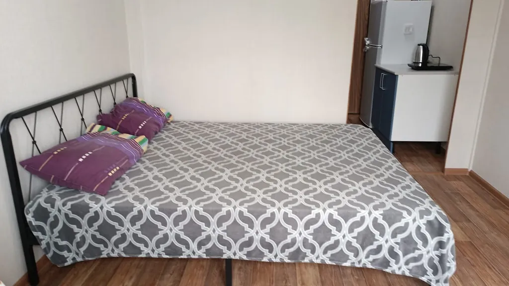 Чистая студия после ремонта на Второй речке, есть всё для проживания