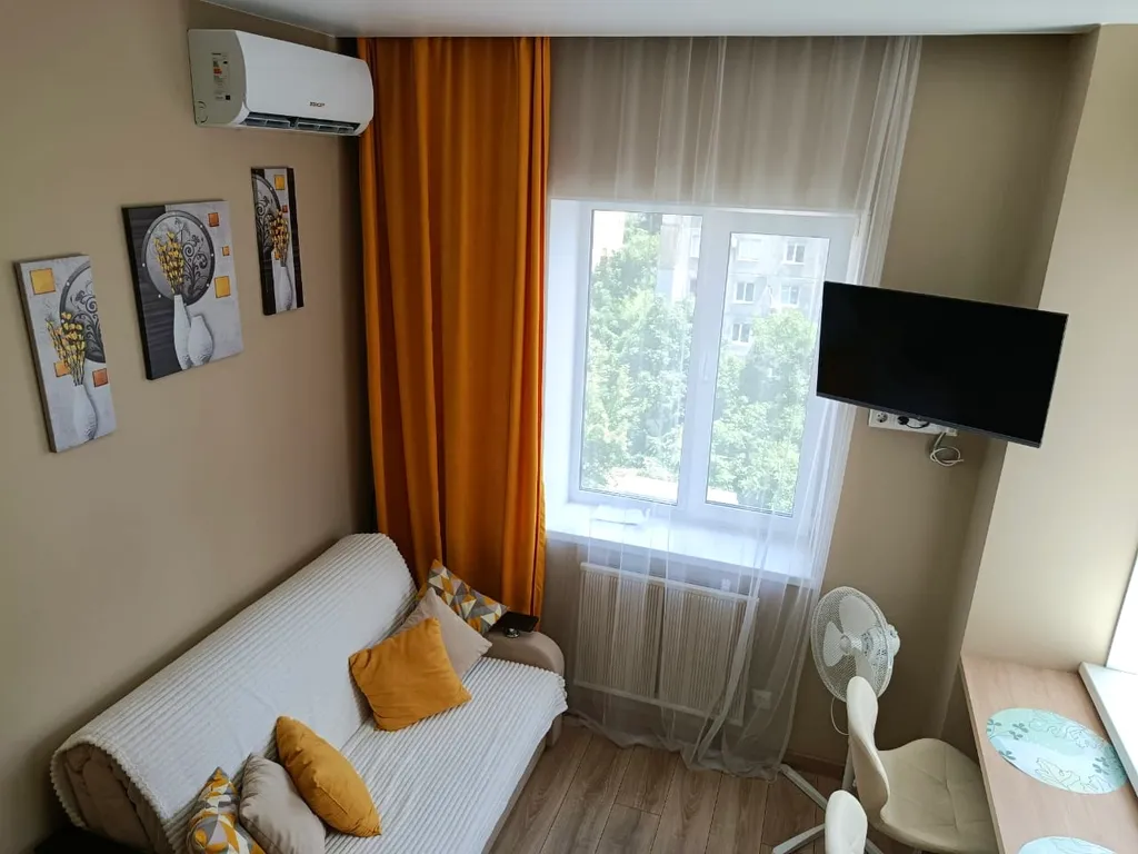 Апартамент с двумя окнами в топовой локации рядом с морем