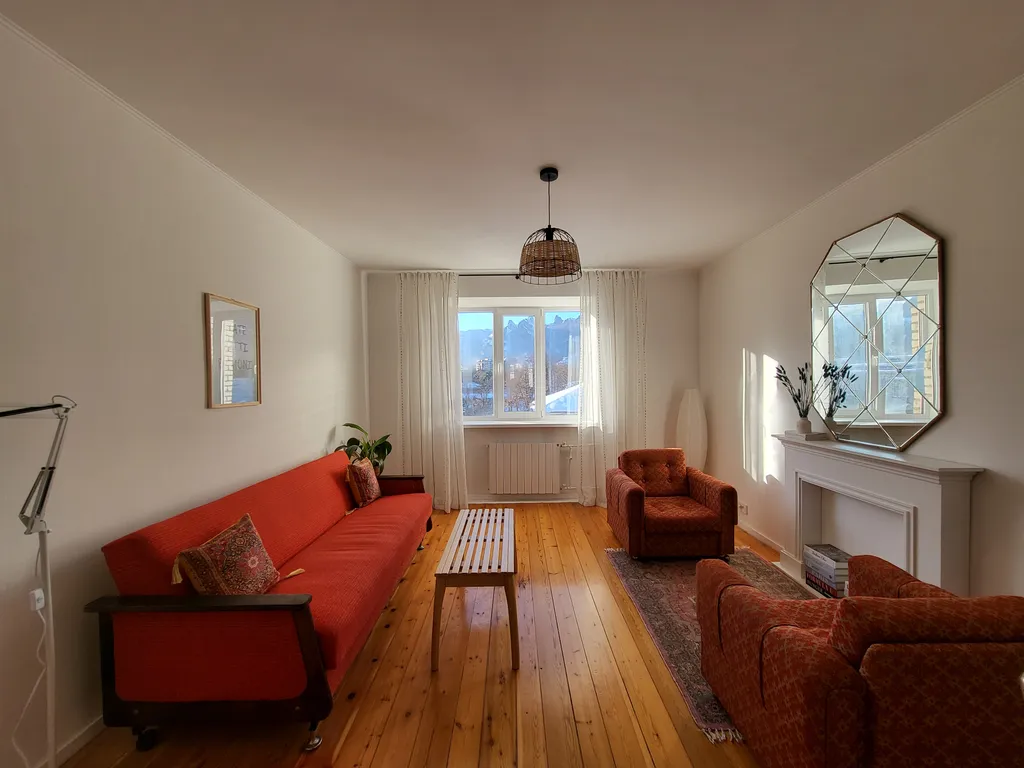 Квартира с видом на реку и горы