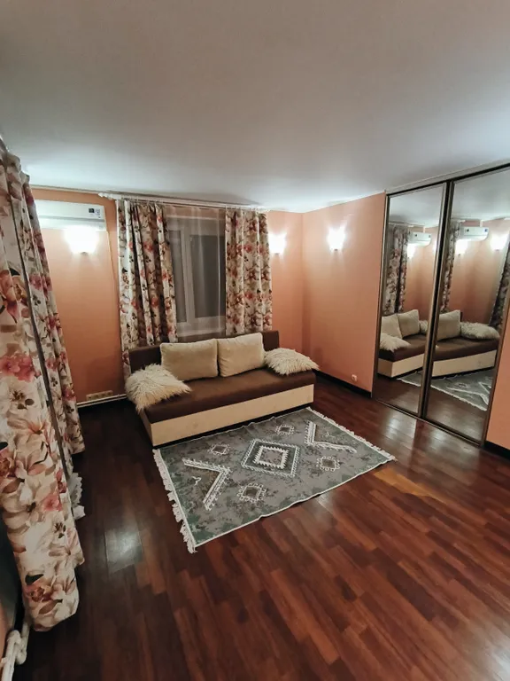 Большая трёхкомнатная квартира