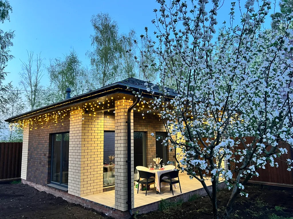 Дом с панорамными окнами в 15 минутах от центра города