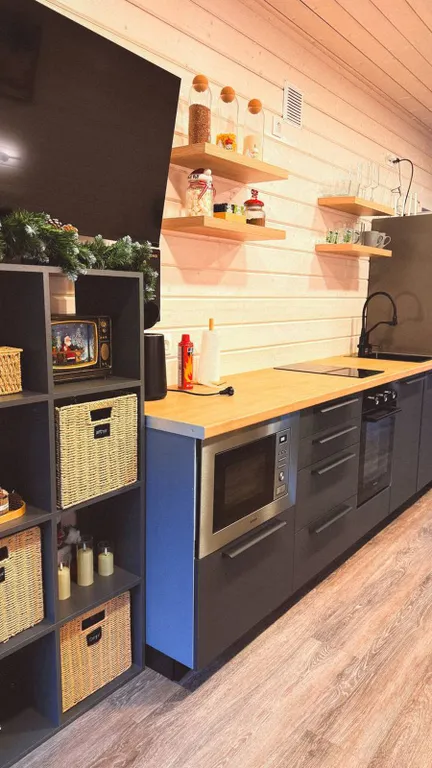 Уютный дом с панорамным видом на лес