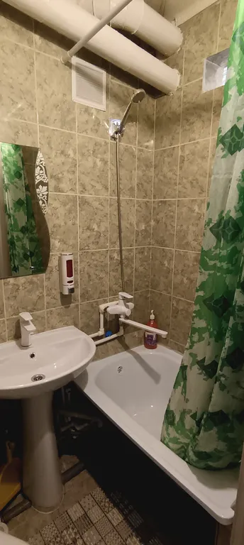 2-комнатная квартира с кондиционером без балкона в центре