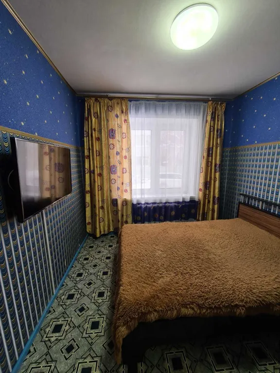 Квартира 3-комнатная район ледового дворца — аренда посуточно в Балаково