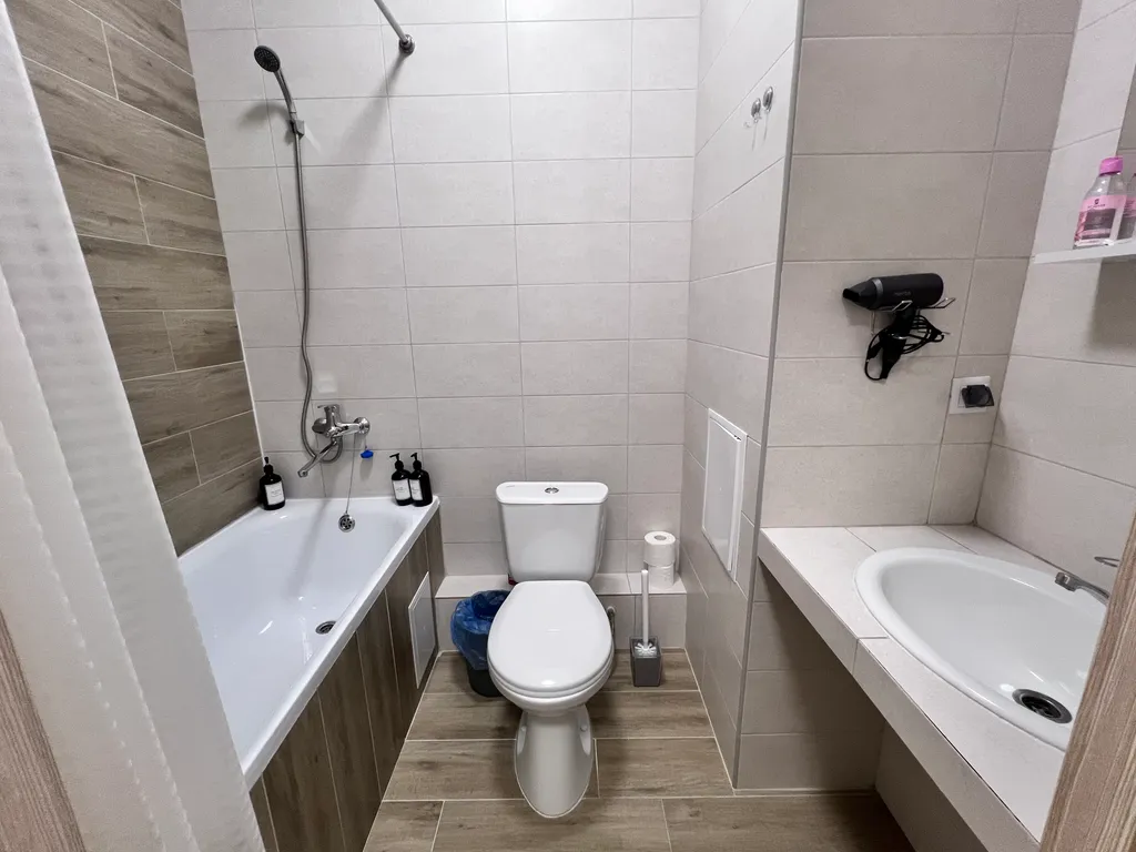 Уютная студия рядом с выездом на трассу М-10