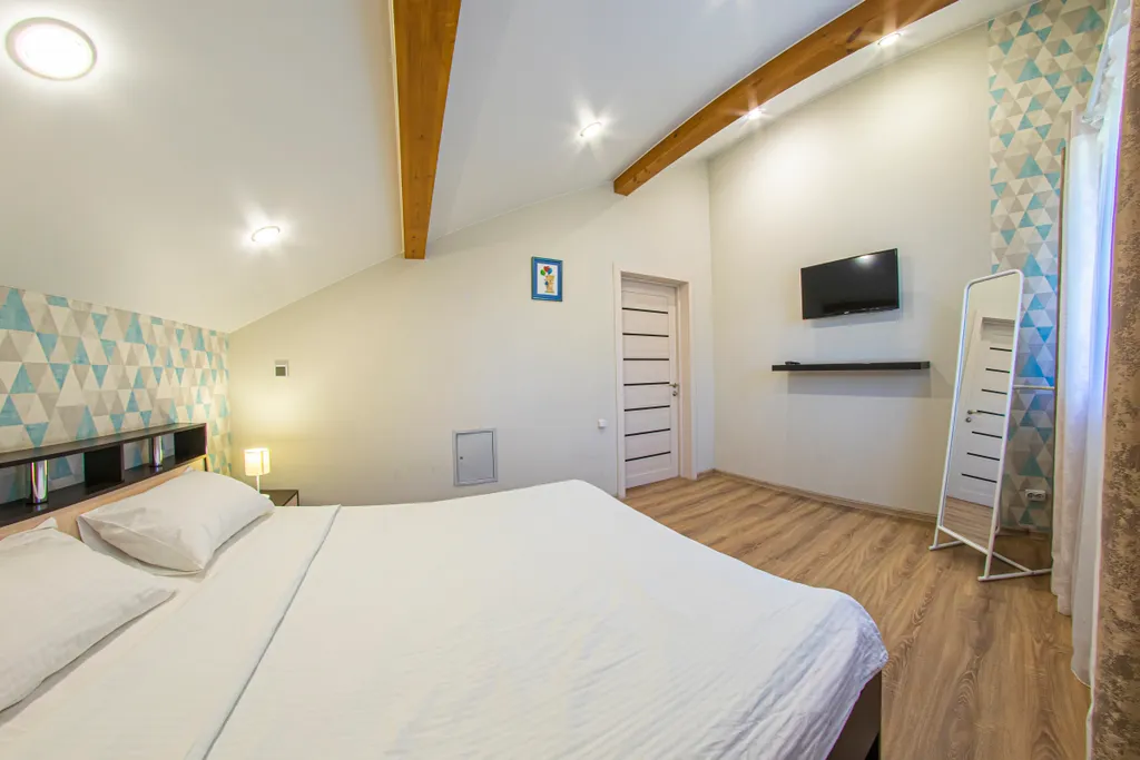 Дом у озера с сауной и банным чаном