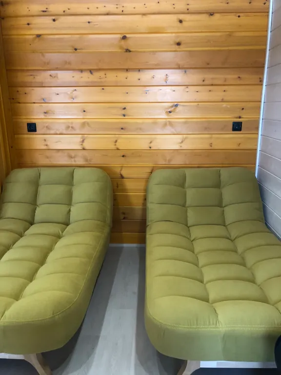 Современный дом на берегу моря